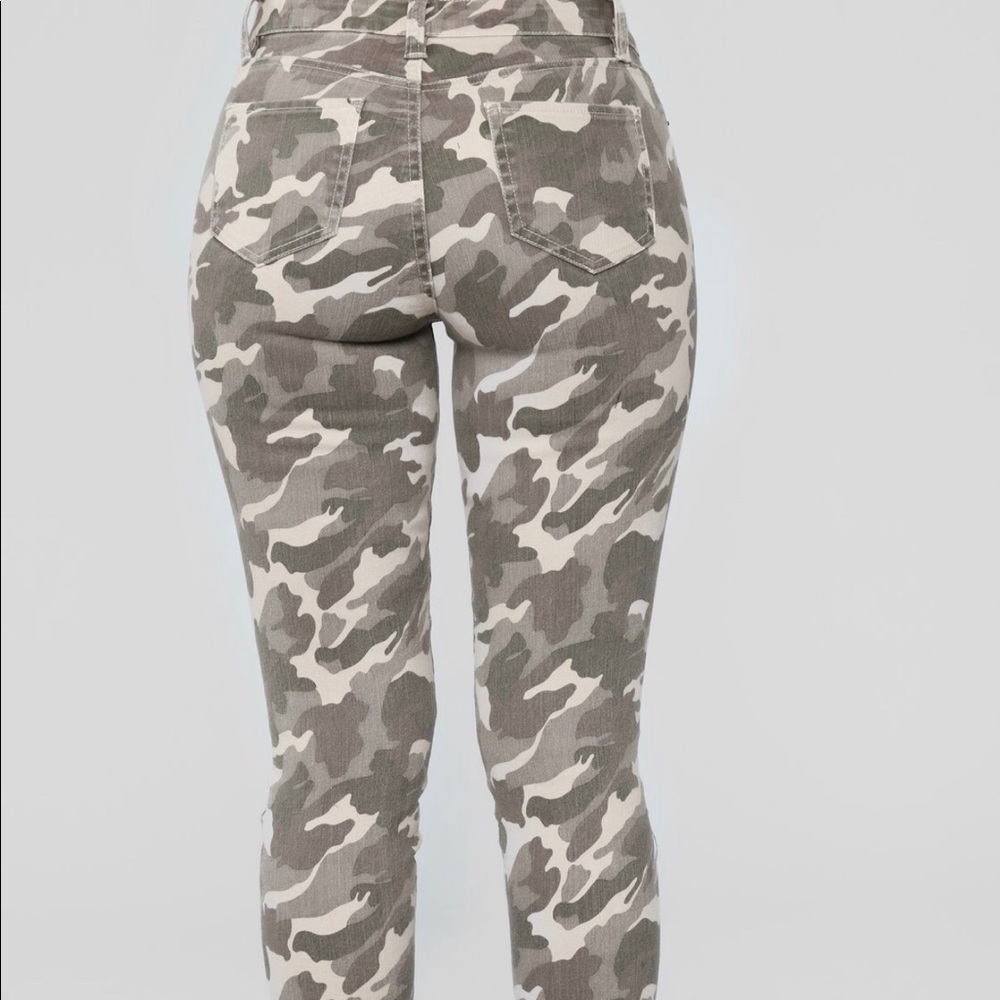 New Distressed Camo Jeans - Picture 6 of 6